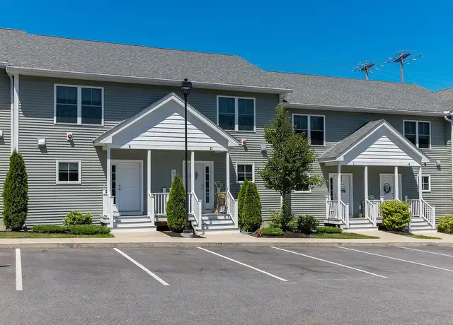 Photo of 120 Flagstone Dr, Nashua, NH 03063