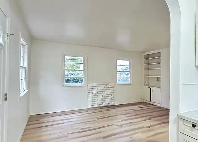 Property at 9288 S View Point Ter, Portland, OR, 97219, 1 bed, 1 bath, [object Object]