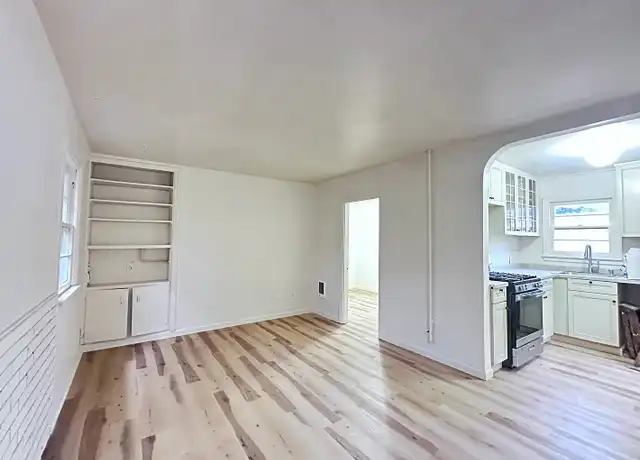 Property at 9288 S View Point Ter, Portland, OR, 97219, 1 bed, 1 bath, [object Object]