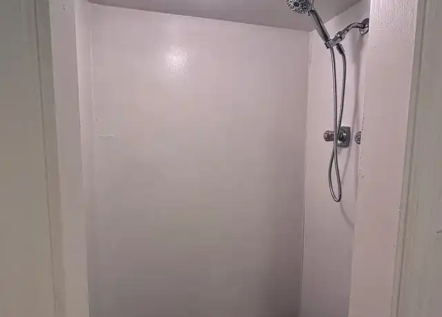 Property at 9288 SW View Point Ter, Portland, OR, 97219, 1 bed, 1 bath, [object Object]