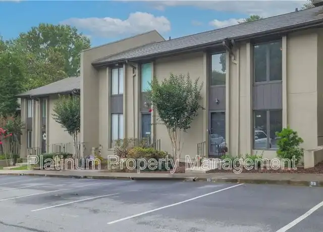 Property at 17 Ivy Trl NE, Atlanta, GA, 30342, 3 beds, 2.5 baths, [object Object]