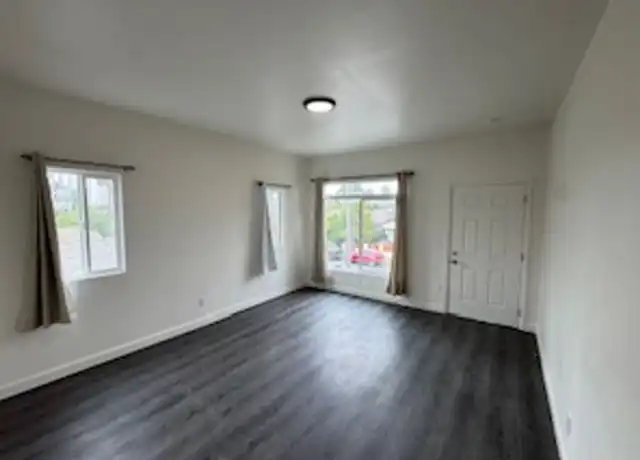 Property at 4522 S Van Ness Ave Unit 4522 1/2, Los Angeles, CA, 90062, 1 bed, 1 bath, [object Object]