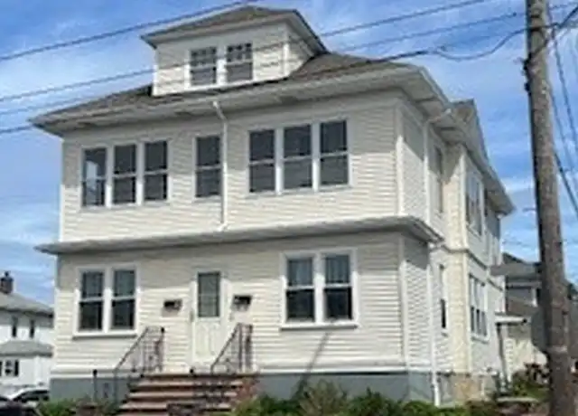Property at 518 Warren Ave, East Providence, RI, 02914, 3 beds, 1 bath, [object Object]