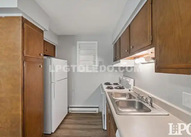 Property at 3348 Arlington Ave Unit 6, Toledo, OH, 43614, 2 beds, 1 bath, [object Object]
