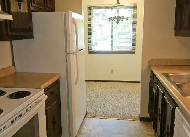 Property at 11828 W North Ave Unit 8, Wauwatosa, WI, 53226, 1 bed, 1 bath, [object Object]
