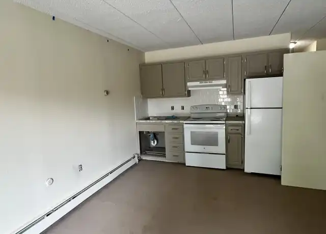 Property at 667 Main St Unit 14, Woburn, MA, 01801, 0 beds, 1 bath, [object Object]