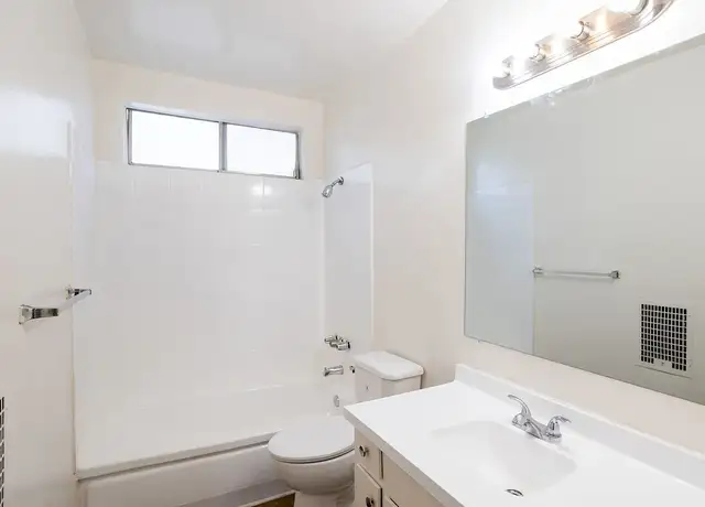 Photo of 19962 Roscoe Blvd, Winnetka, CA 91306