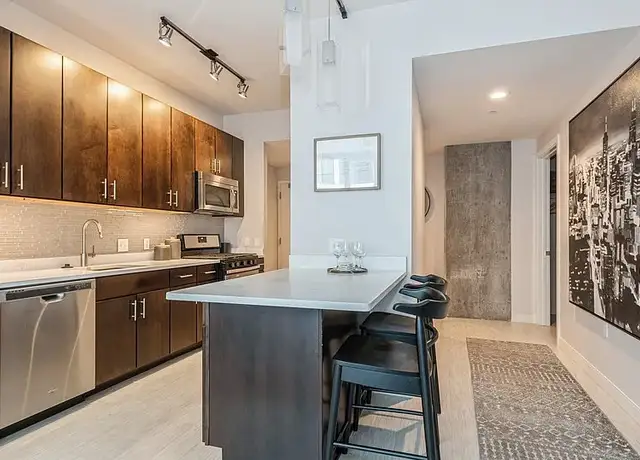 Photo of 150 Forest Ave, Oak Park, IL 60301