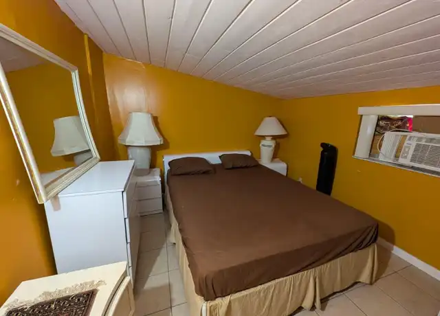 Property at 2637 Gulfstream Dr, Miramar, FL, 33023, 1 bed, 1 bath, [object Object]