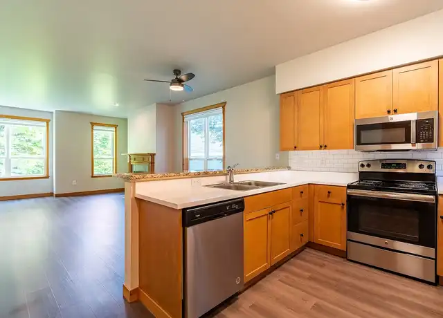 Property at Pacific Pointe - 2108 N Pacific St, Seattle, WA, 98103, 1-2 bed, 1-2 bath, [object Object]