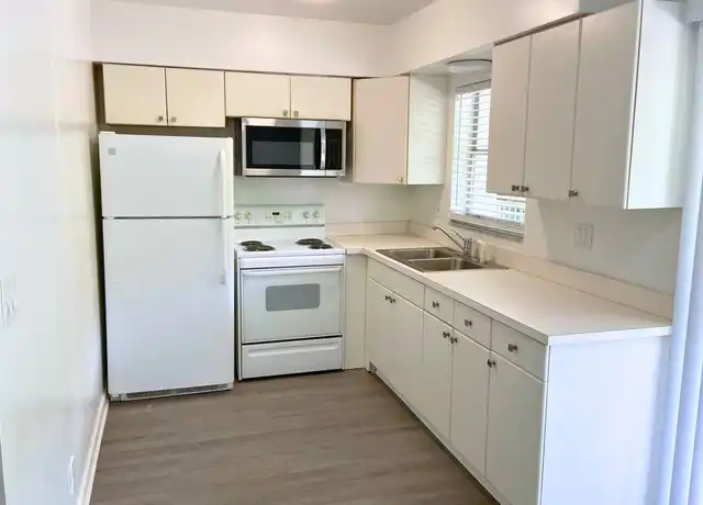 Property at 6851 Cypress Rd #13, Plantation, FL, 33317, 1 bed, 1 bath, [object Object]