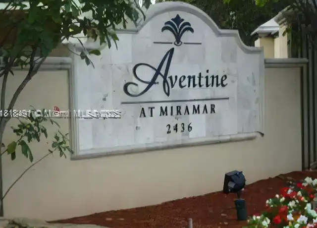 Property at 2474 Centergate Dr, Miramar, FL, 33025, 3 beds, 2 baths, [object Object]