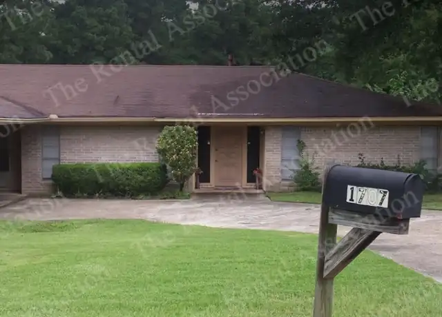 Property at 1707 Broadway Ave, Ruston, LA, 71270, 3 beds, 2 baths, [object Object]