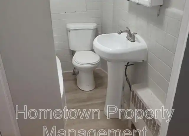 Property at 338 W 2nd St, Waynesboro, PA, 17268, 2 beds, 1 bath, [object Object]