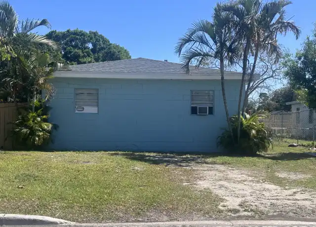 Property at 712 N 20th St Unit A, Fort Pierce, FL, 34950, 4 beds, 1 bath, [object Object]