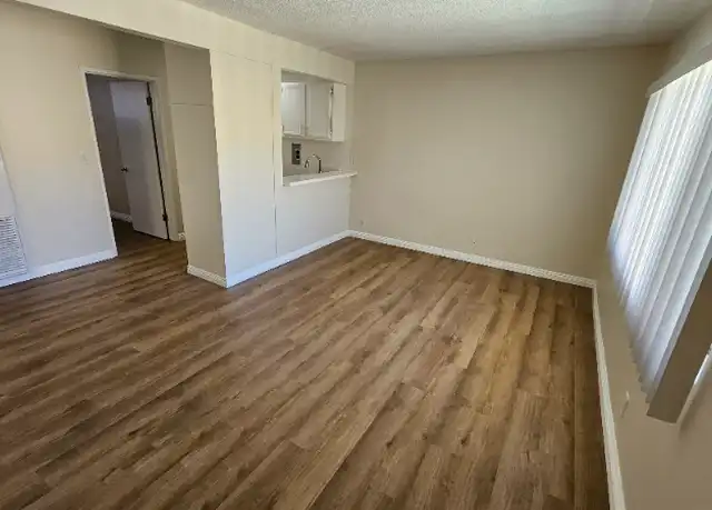 Property at 14926 Hawthorne Blvd Unit 117, Lawndale, CA, 90260, 1 bed, 1 bath, [object Object]