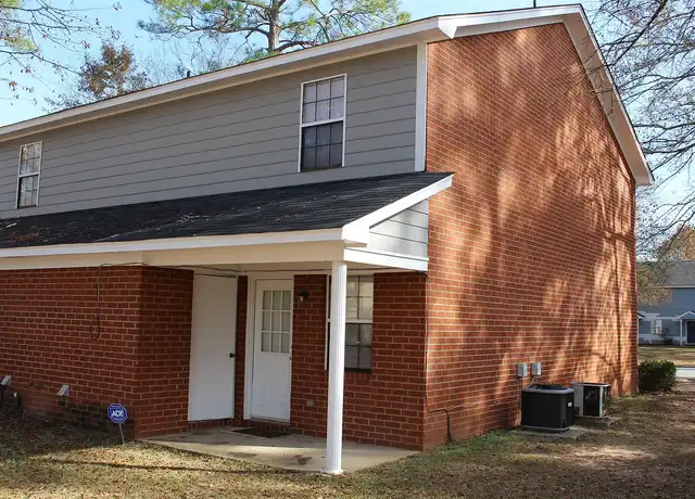 Property at 2703 Doncaster Dr, Albany, GA, 31707, 2 beds, 2.5 baths, [object Object]