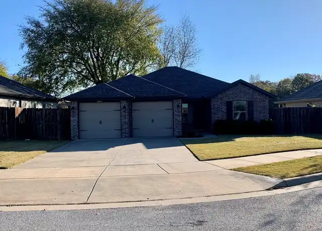 Property at 2413 S 11th Pl, Rogers, AR, 72758, 3 beds, 2 baths, [object Object]