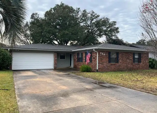 Property at 723 Clark Dr NW, Fort Walton Beach, FL, 32547, 3 beds, 2 baths, [object Object]