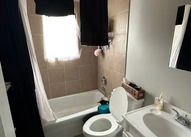 Property at 3506 Jackson St Unit 3508-10, Omaha, NE, 68105, 1 bed, 1 bath, [object Object]