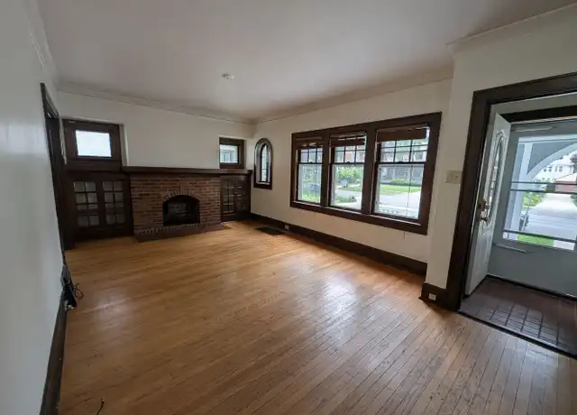 Property at 2858 N Maryland Ave #2856, Milwaukee, WI, 53211, 3 beds, 1 bath, [object Object]