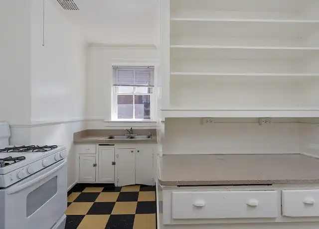 Property at Serene Court - 1130 NE 1st Ave, Portland, OR, 97232, 0-1 beds, 1 bath, [object Object]