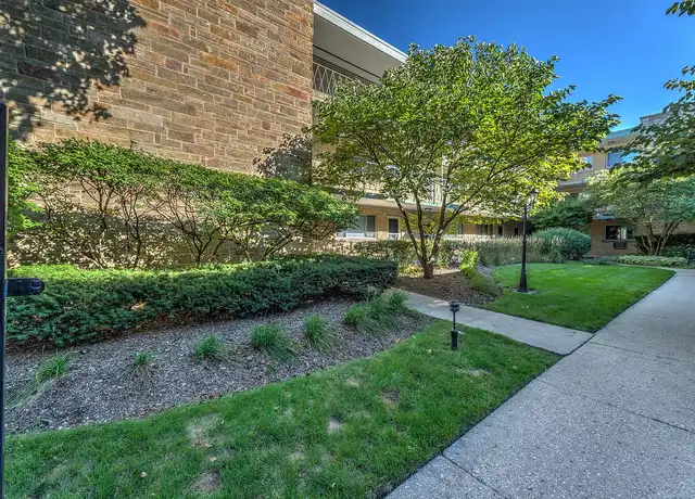 Property at Clinton Court - 943 W Washington Blvd, Oak Park, IL, 60302, 1 bed, 1 bath, [object Object]