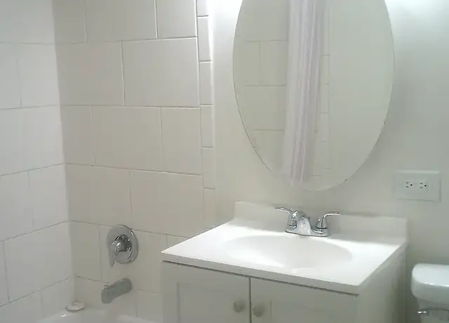 Photo of 943 W Washington Blvd, Oak Park, IL 60302