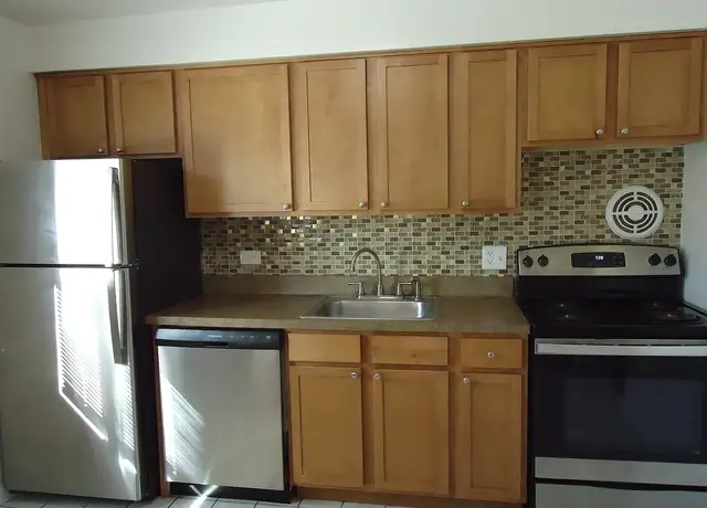 Photo of 943 W Washington Blvd, Oak Park, IL 60302