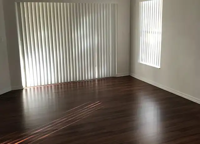 Property at 1525 N Lake View Ave, Leesburg, FL, 34748, 3 beds, 2 baths, [object Object]