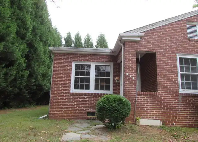 Property at 324 W McCubbins St, Salisbury, NC, 28144, 2 beds, 1 bath, [object Object]
