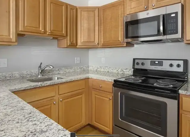 Photo of 15 Dolores Ave, Waltham, MA 02452