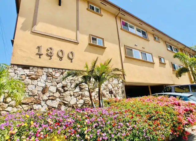 Property at 1300 S Barrington Ave Unit 5, Los Angeles, CA, 90025, 2 beds, 1.5 baths, [object Object]