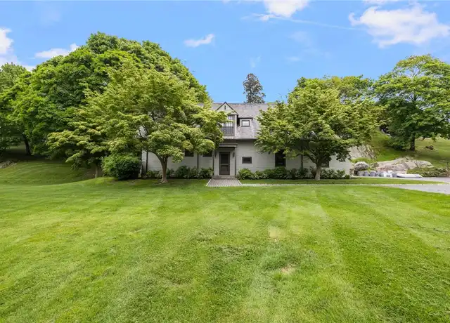 Property at 33 Beacon Hill Rd, Newport, RI, 02840, 3 beds, 2 baths, [object Object]