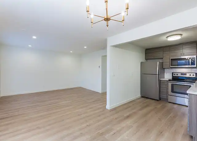 Property at 129 5th Ave NW, Puyallup, WA, 98371, 2 beds, 1 bath, [object Object]
