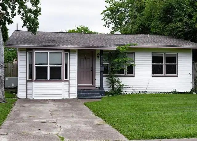Property at 616 17th Ave N, Texas City, TX, 77590, 3 beds, 2 baths, [object Object]