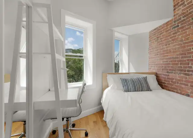 Property at 15 Snow Hill St Unit 4 B, Boston, MA, 02113, 3 beds, 1 bath, [object Object]