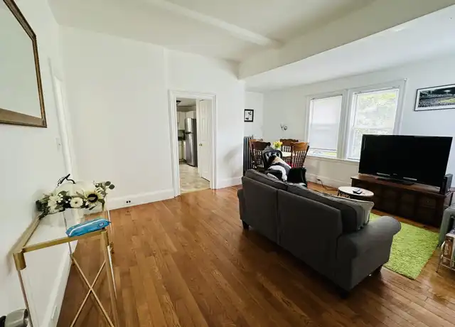 Property at 161 Grandview Ave Unit 2R, Quincy, MA, 02170, 2 beds, 1 bath, [object Object]