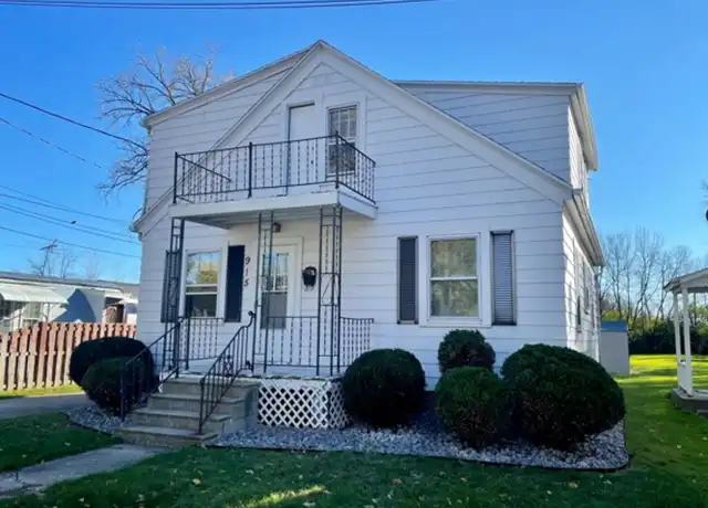 Property at 915 12th Ave, Green Bay, WI, 54304, 1 bed, 1 bath, [object Object]