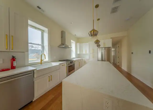 Property at 2420 N Geneva Ter Unit 2, Chicago, IL, 60614, 3 beds, 2 baths, [object Object]