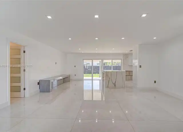 Property at 11580 SW 92nd St, Miami, FL, 33176, 4 beds, 2 baths, [object Object]