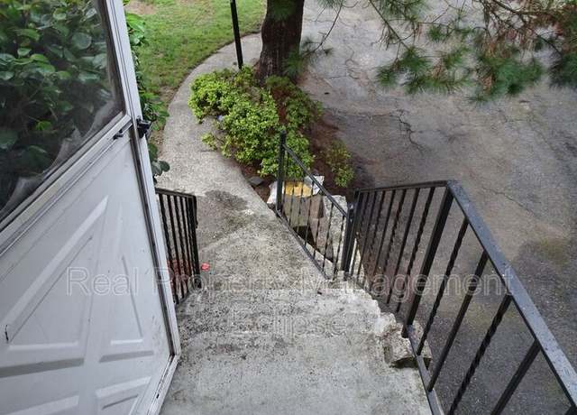 Photo of 2425 NE 182nd Pl, Shoreline, WA 98155