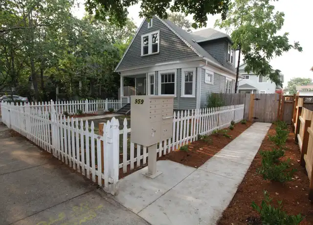Property at 953 W 8th Ave #3, Eugene, OR, 97402, 2 beds, 1 bath, [object Object]