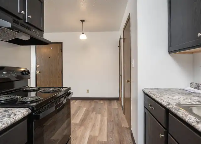 Property at 4th Street Manor - 3805 W 4th St, Waterloo, IA, 50701, 2 beds, 1 bath, [object Object]