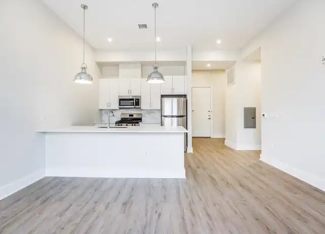 Property at 667 Grand St Unit 401, Jersey City, NJ, 07304, 2 beds, 1 bath, [object Object]