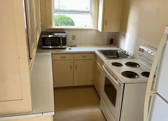 Property at 300 E 1st St Unit 6, Aberdeen, WA, 98520, 1 bed, 1 bath, [object Object]