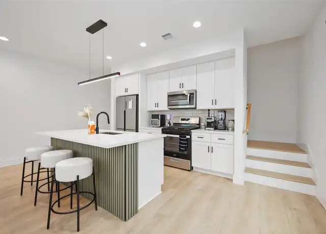 Property at 4718 Market St Unit B, Houston, TX, 77020, 3 beds, 3 baths, [object Object]