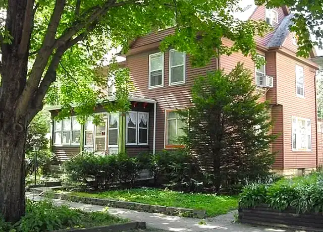 Property at 314 Locust St Apt 3, Waterloo, IA, 50701, 3 beds, 1 bath, [object Object]