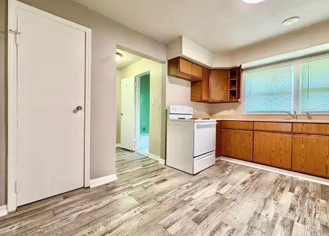 Property at 619 W La Salle Ave Unit 3, South Bend, IN, 46601, 1 bed, 1 bath, [object Object]