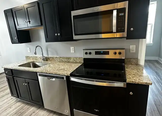 Property at 4632 Centre Ave Unit 10, Pittsburgh, PA, 15213, 1 bed, 1 bath, [object Object]